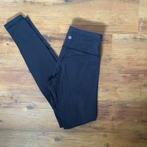 Size 6 Lulu Lemon Wunder Under leggings